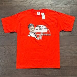 Fleet Farm Charlie Berens Men’s Large Orange T-Shirt NWT